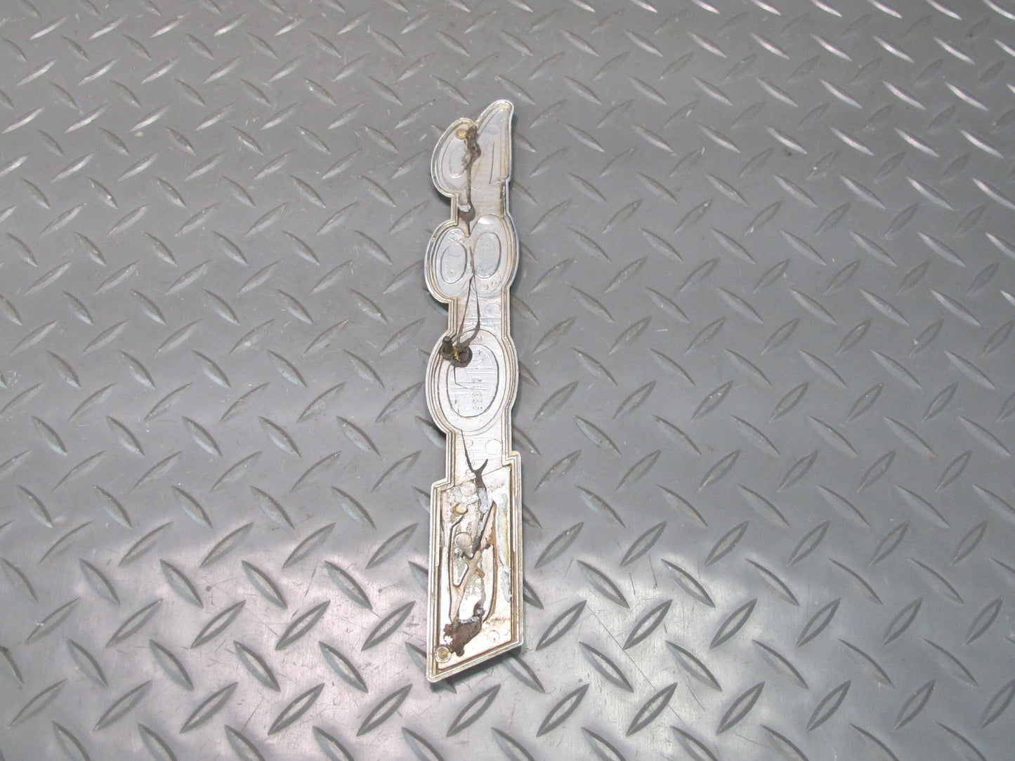 75-78 Datsun S30 280Z Front Fender Emblem Logo Badge 98811-N4200 OEM