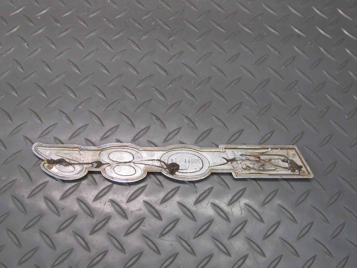 75-78 Datsun S30 280Z Front Fender Emblem Logo Badge 98811-N4200 OEM