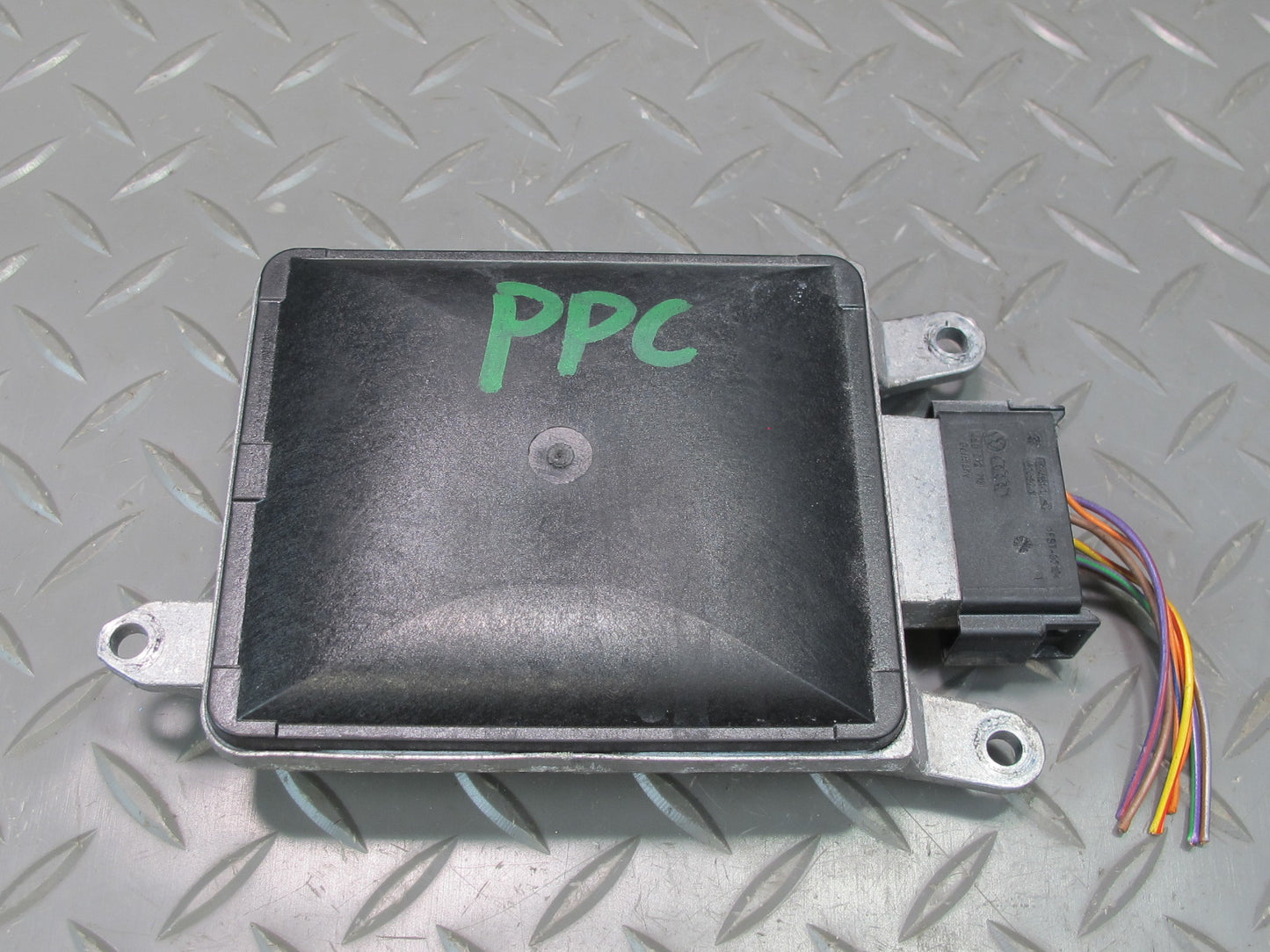 2011-2014 Porsche Cayenne 958 Rear Right Side Blind Spot Sensor Control Module