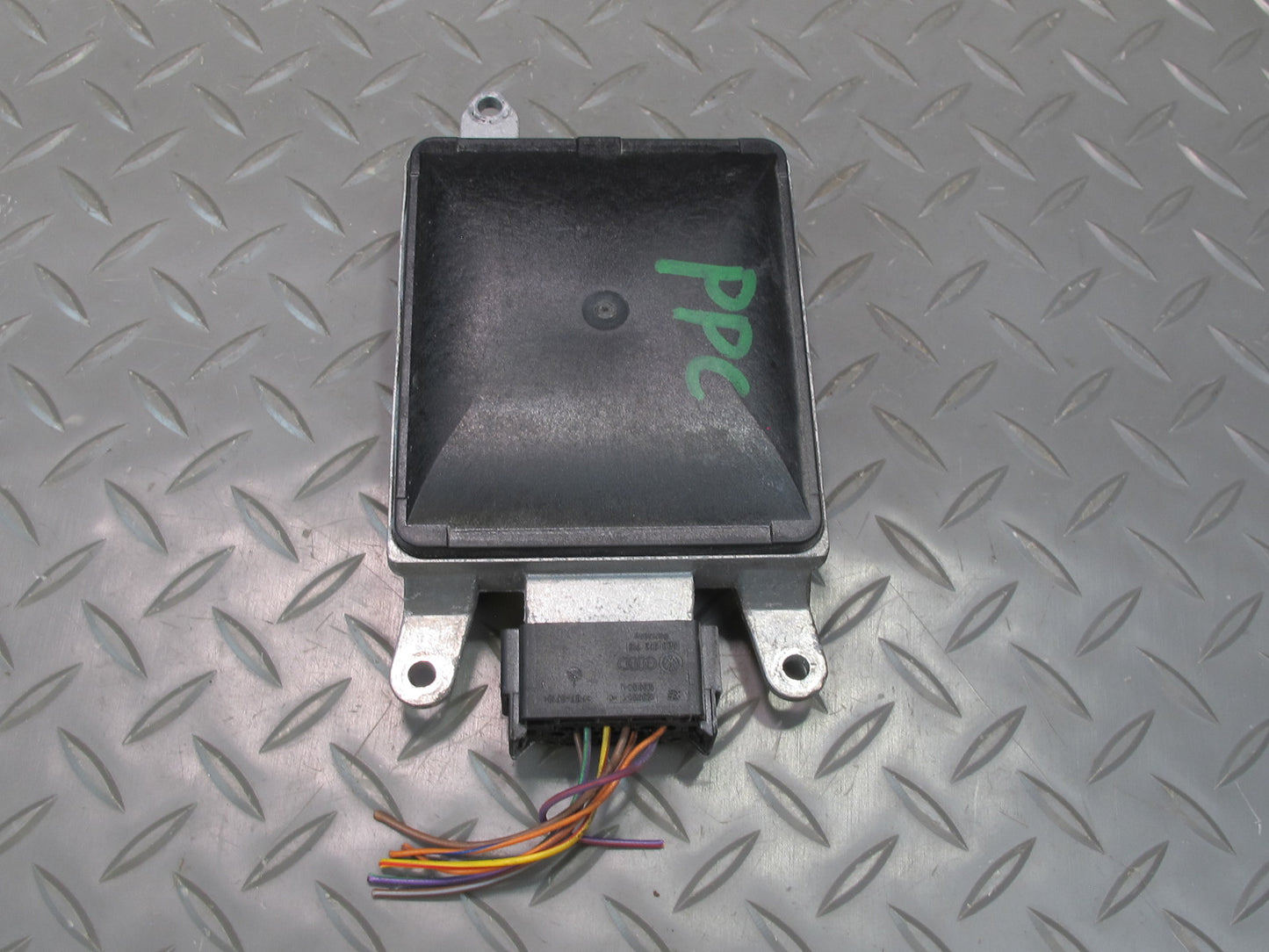 2011-2014 Porsche Cayenne 958 Rear Right Side Blind Spot Sensor Control Module