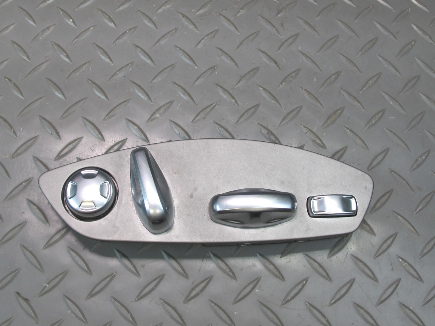 2011-2018 Porsche Cayenne 958 Front Right Side Seat Adjustment Control Switch