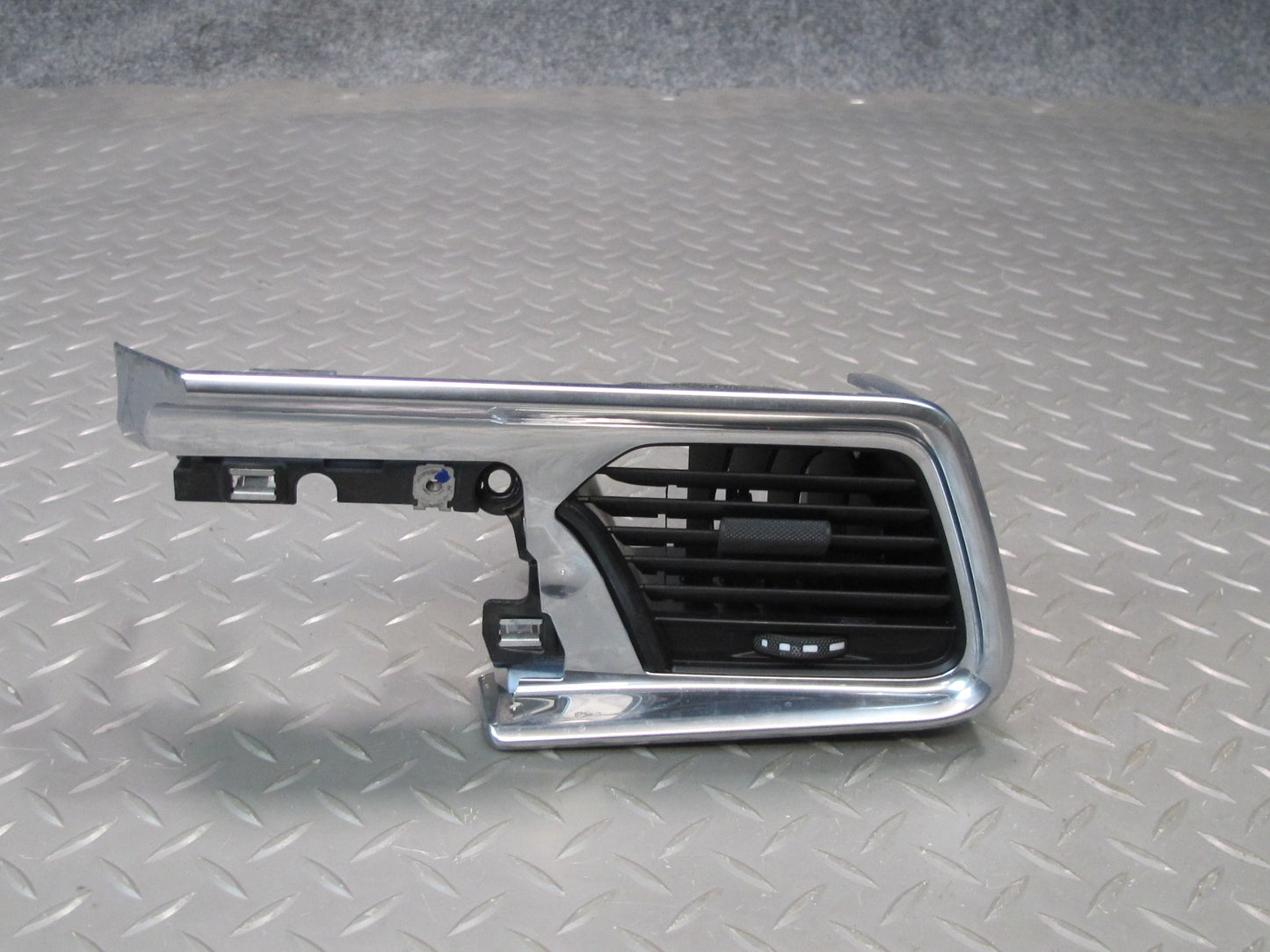 17-21 Porsche Panamera 971 Dash Front Left A/C Air Vent Grille w Trim 971857715D