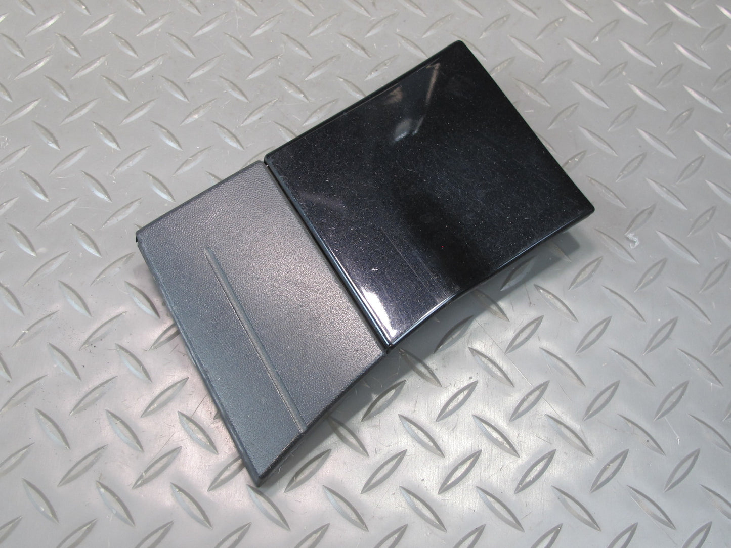 2011-2018 Porsche Cayenne 958 Front Left Side Lower Fender Molding Trim Cover