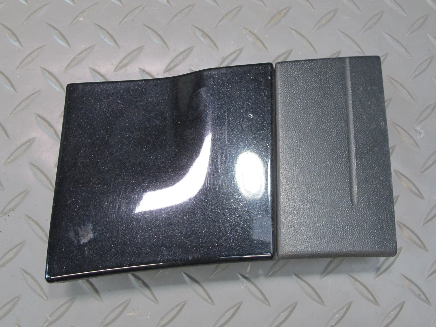 2011-2018 Porsche Cayenne 958 Front Left Side Lower Fender Molding Trim Cover