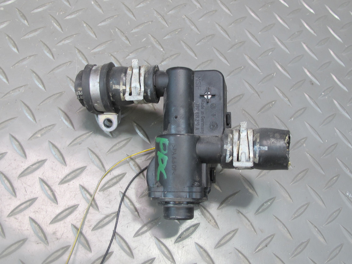 11-14 Porsche Cayenne 958 4.8L Hvac Heater Water Control  Auxiliary Valve Set