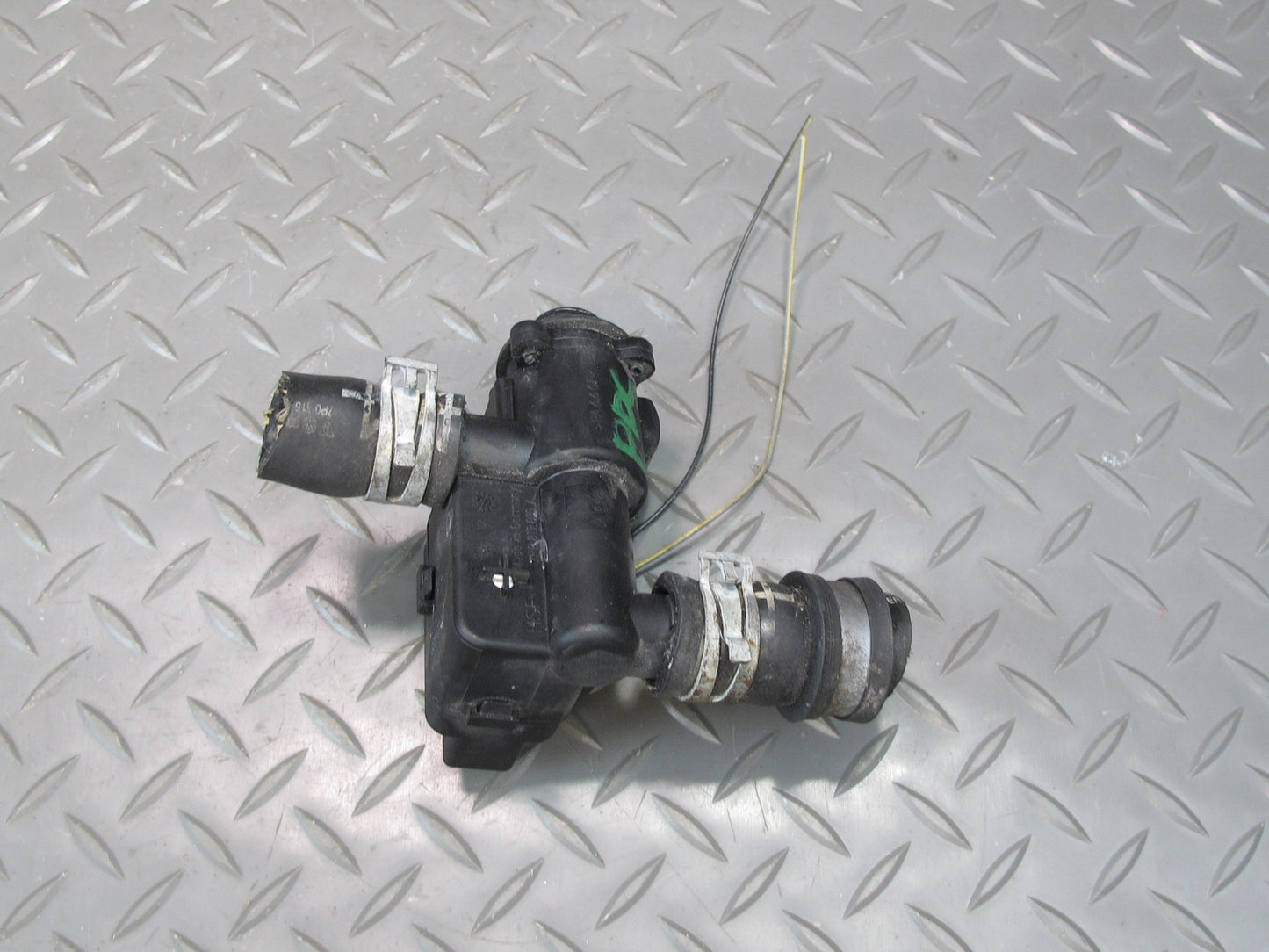 11-14 Porsche Cayenne 958 4.8L Hvac Heater Water Control  Auxiliary Valve Set