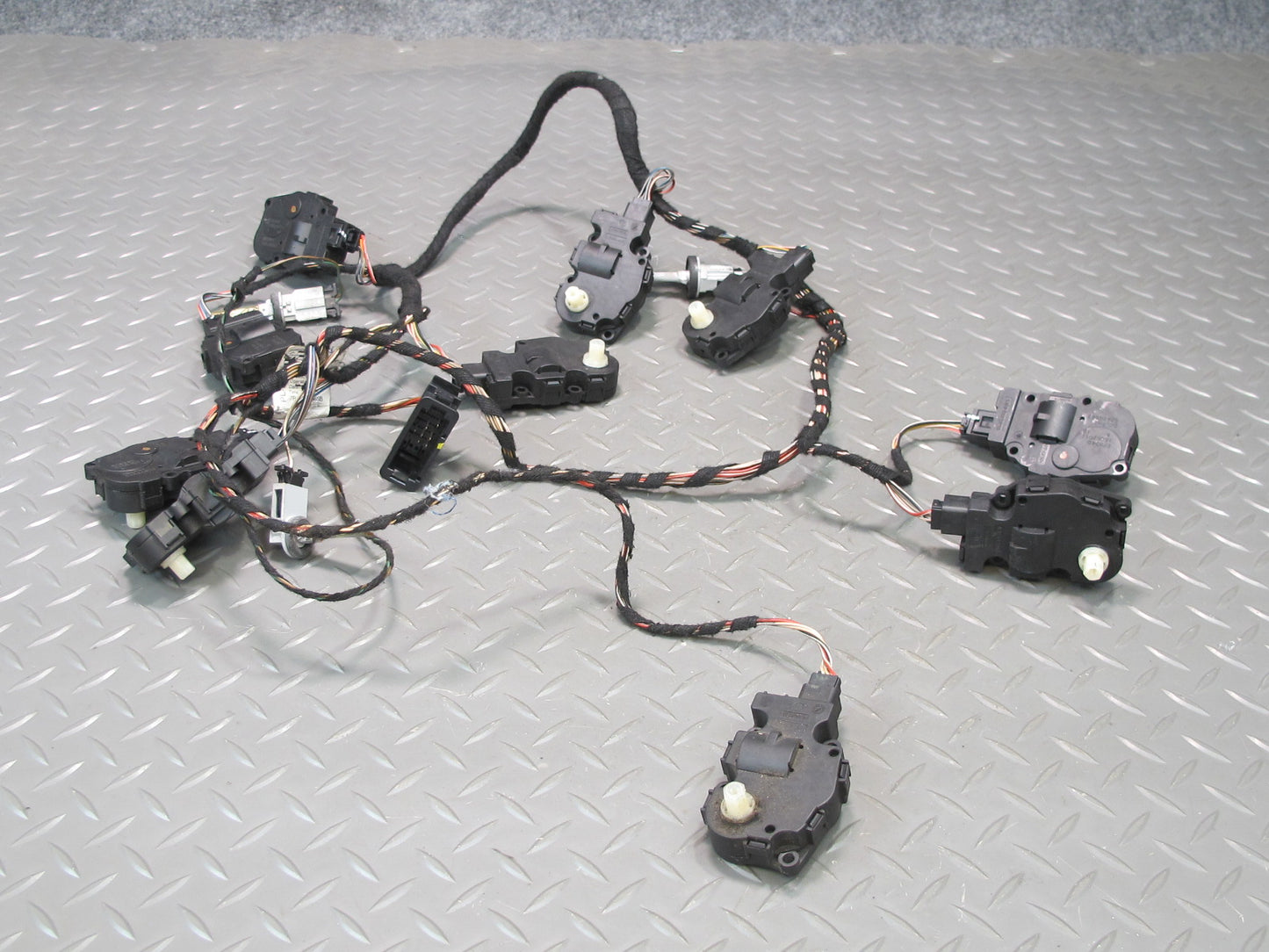 2011-2018 Porsche Cayenne 958 A/C Hvac Heater Flap Motor Actuator W/ Wire