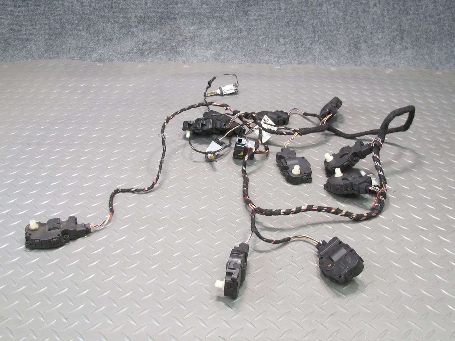 2011-2018 Porsche Cayenne 958 A/C Hvac Heater Flap Motor Actuator W/ Wire