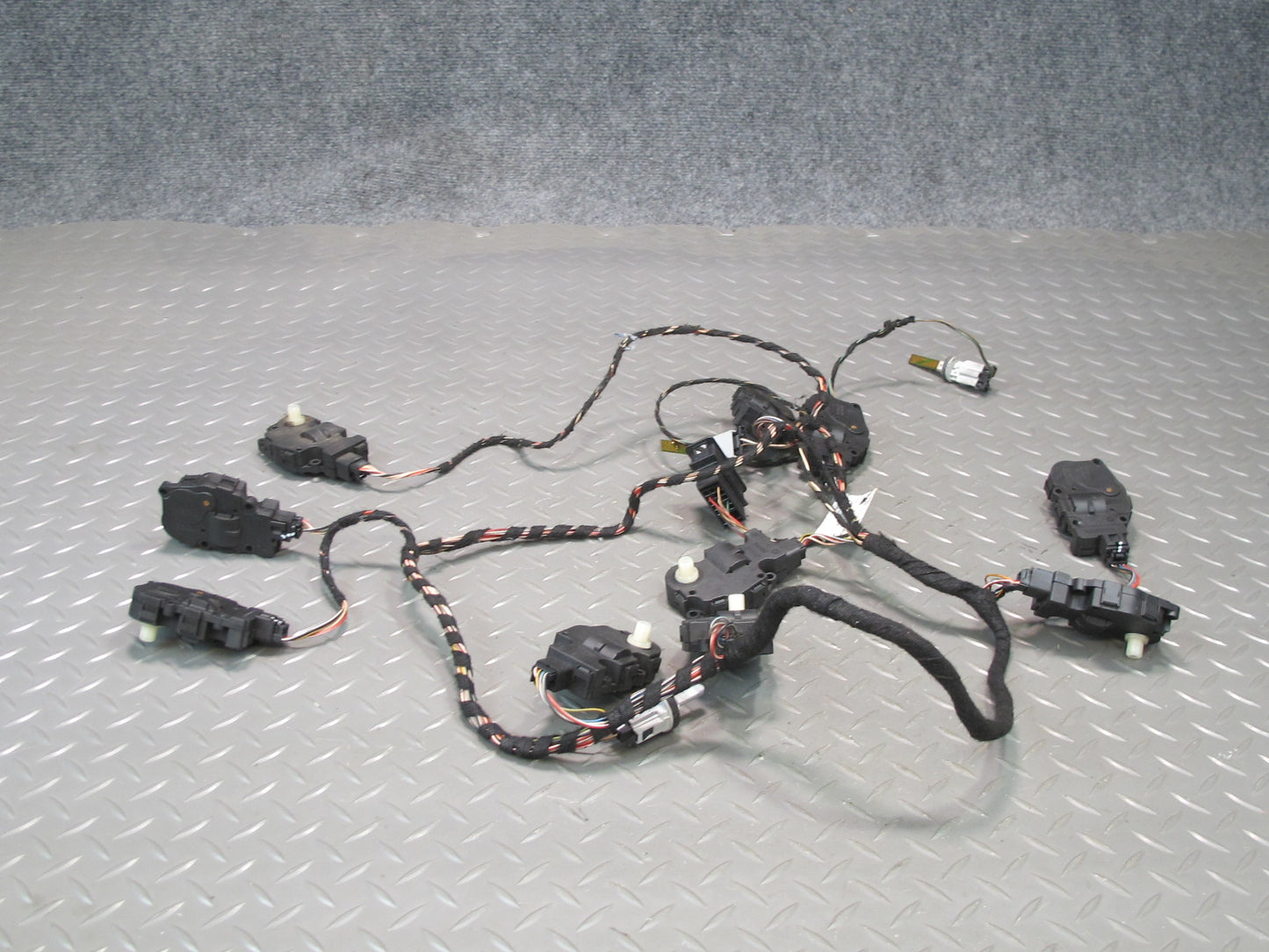 2011-2018 Porsche Cayenne 958 A/C Hvac Heater Flap Motor Actuator W/ Wire