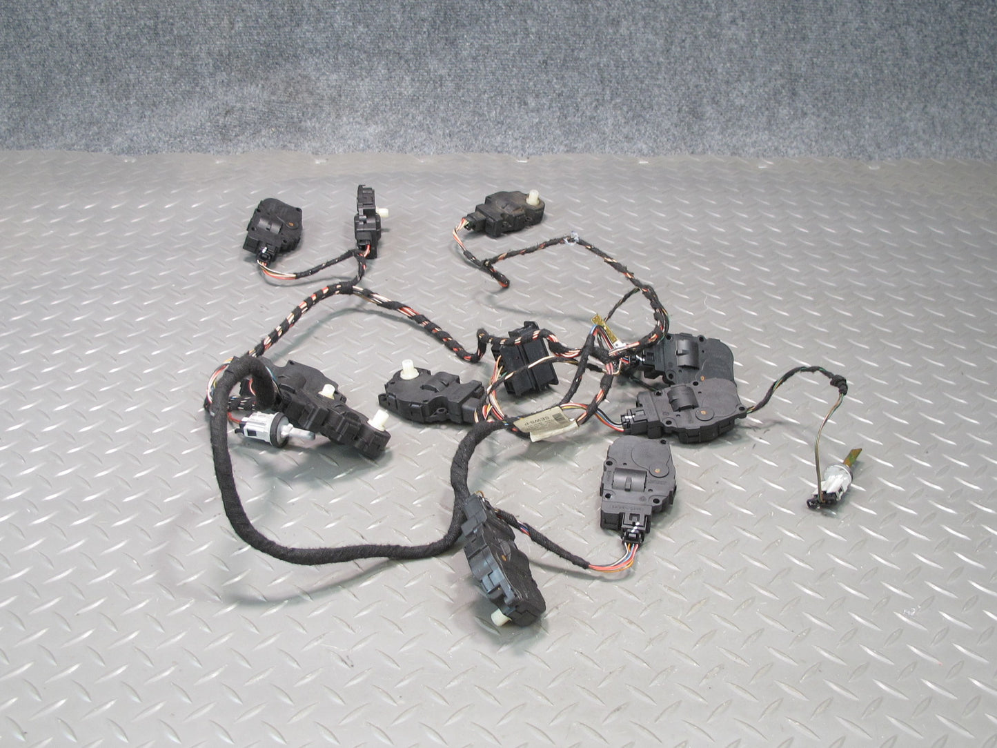 2011-2018 Porsche Cayenne 958 A/C Hvac Heater Flap Motor Actuator W/ Wire