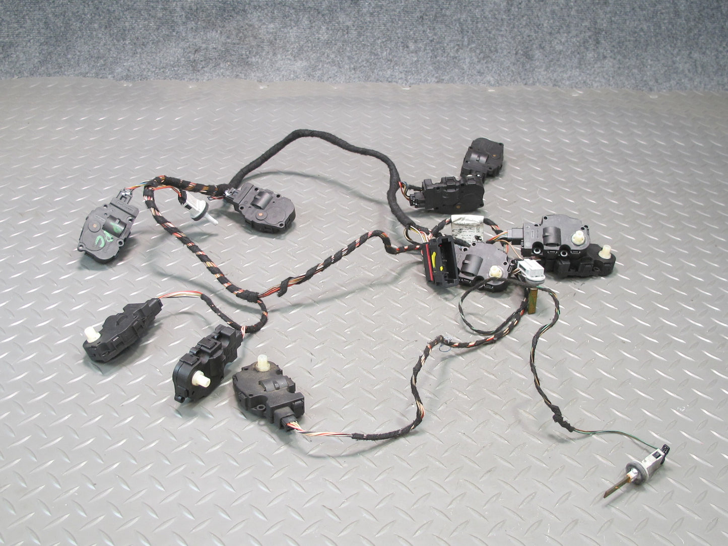 2011-2018 Porsche Cayenne 958 A/C Hvac Heater Flap Motor Actuator W/ Wire