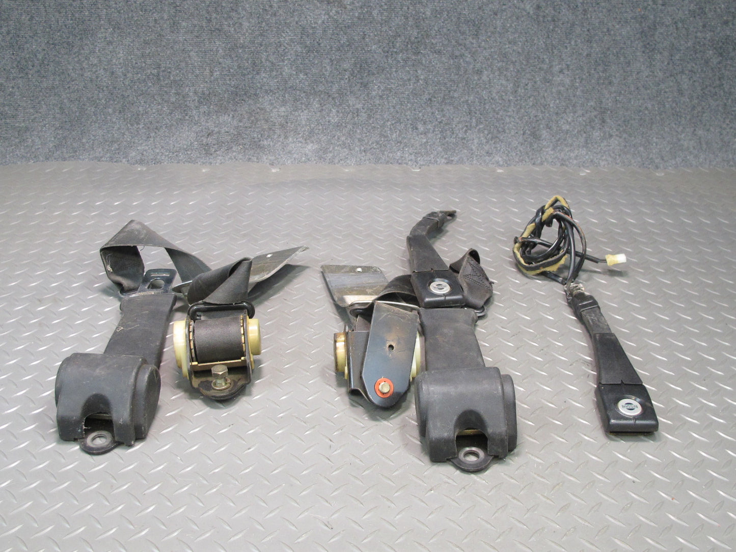 77-78 DATSUN NISSAN 280ZX FRONT RIGHT & LEFT SIDE SEATBELT RETRACTOR SET OEM