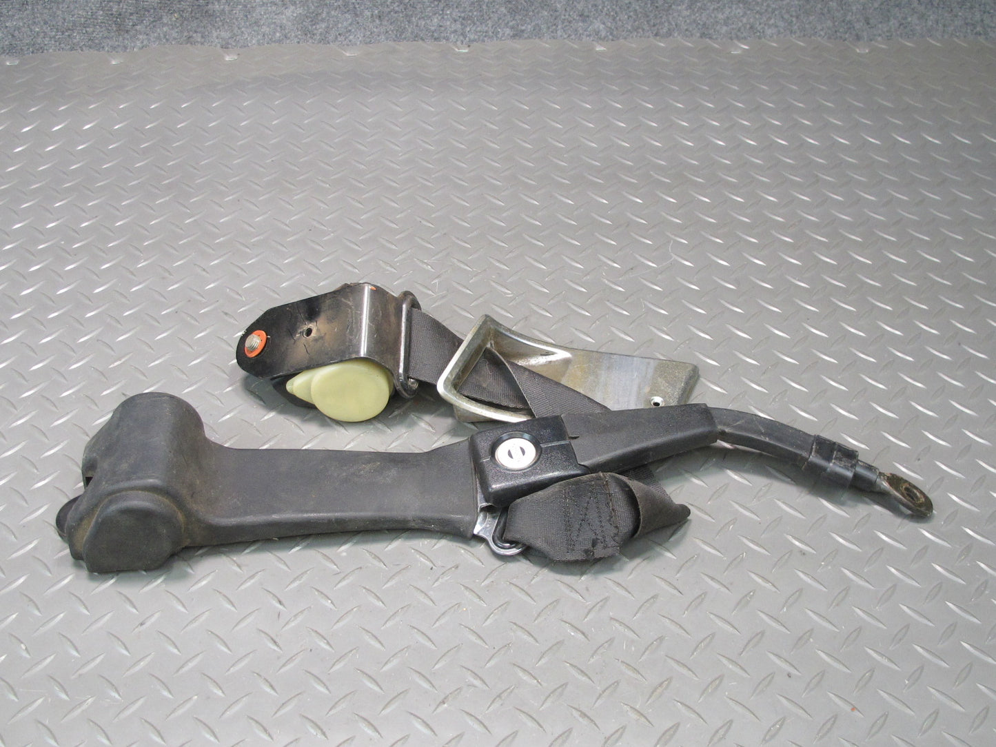 77-78 DATSUN NISSAN 280ZX FRONT RIGHT & LEFT SIDE SEATBELT RETRACTOR SET OEM