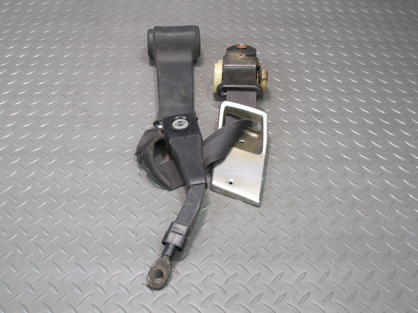 77-78 DATSUN NISSAN 280ZX FRONT RIGHT & LEFT SIDE SEATBELT RETRACTOR SET OEM