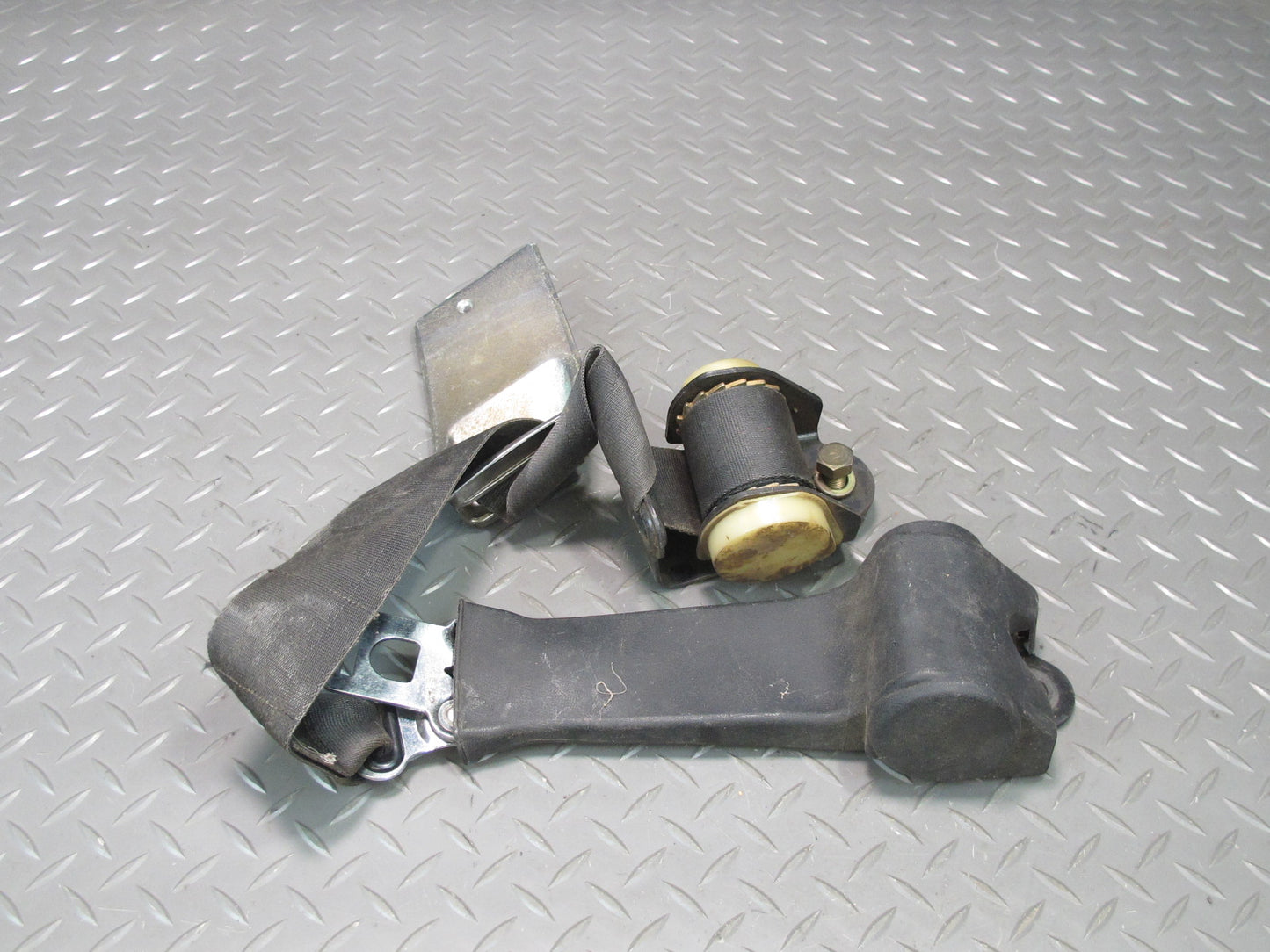 77-78 DATSUN NISSAN 280ZX FRONT RIGHT & LEFT SIDE SEATBELT RETRACTOR SET OEM