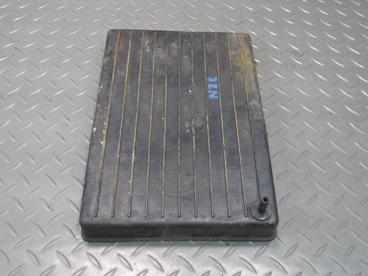 75-78 Datsun S30 280Z Battery Tray OEM