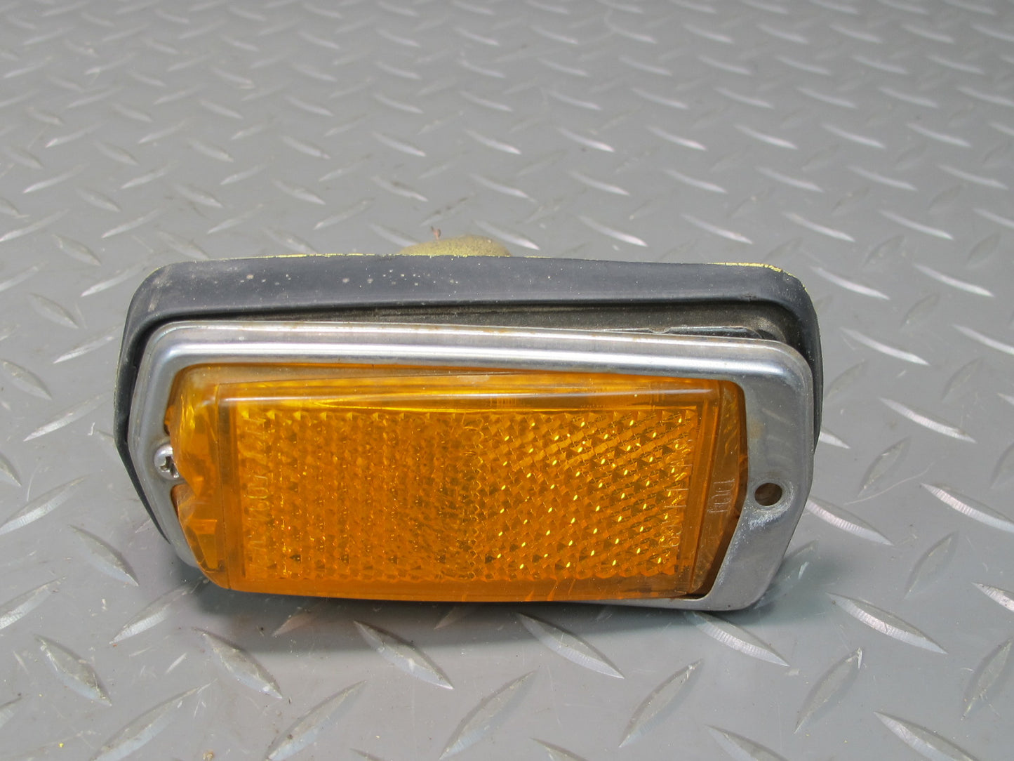 75-78 Datsun S30 280Z Set of 2 Front Left & Right Side Marker Light Lamp OEM