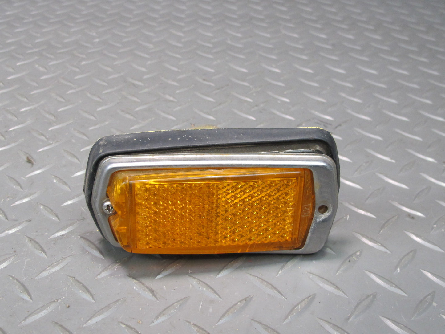 75-78 Datsun S30 280Z Set of 2 Front Left & Right Side Marker Light Lamp OEM