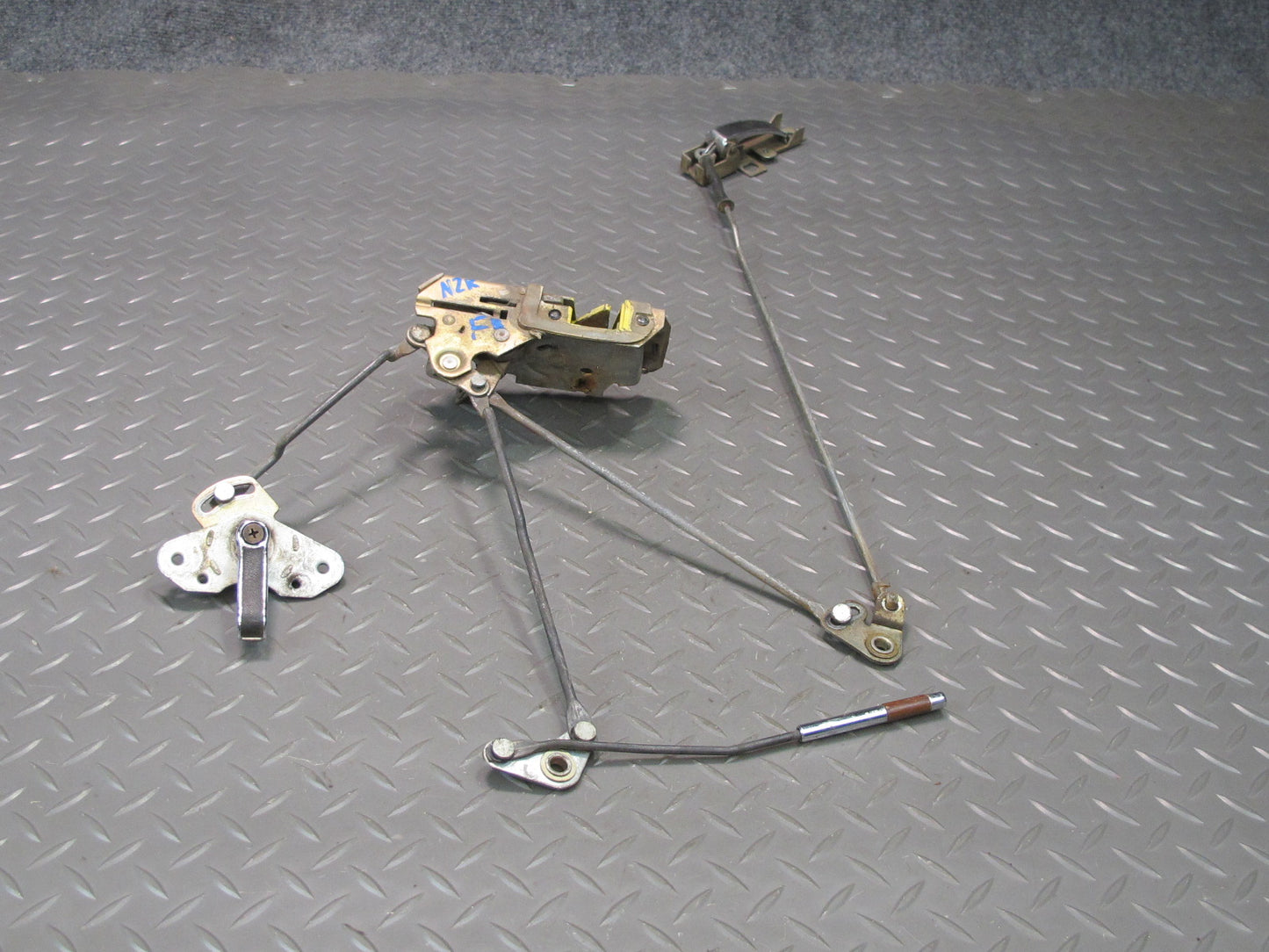 77-78 Datsun S30 280Z 2+2 Right Door Lock Latch Actuator w Handle OEM