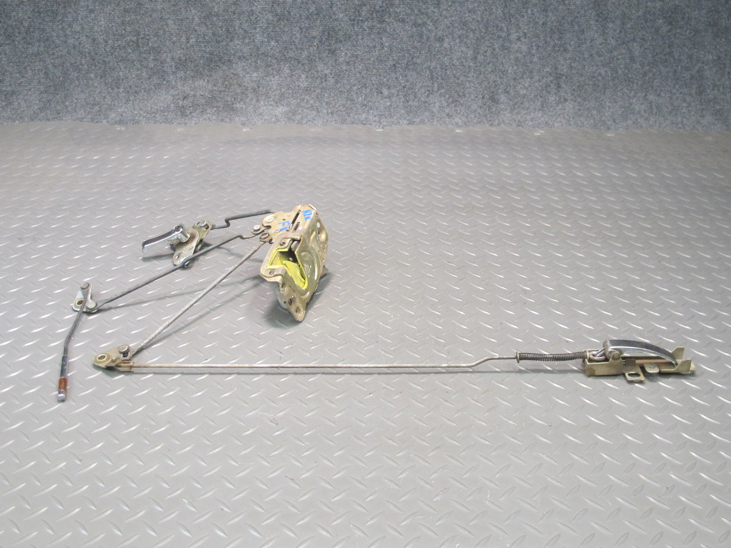 77-78 Datsun S30 280Z 2+2 Right Door Lock Latch Actuator w Handle OEM