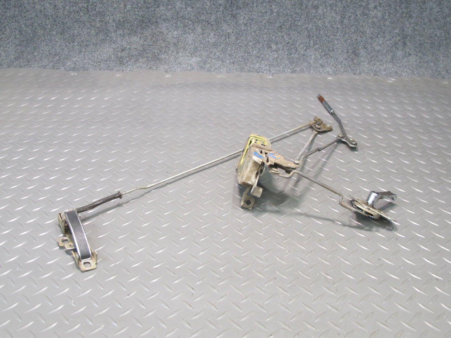 77-78 Datsun S30 280Z 2+2 Right Door Lock Latch Actuator w Handle OEM