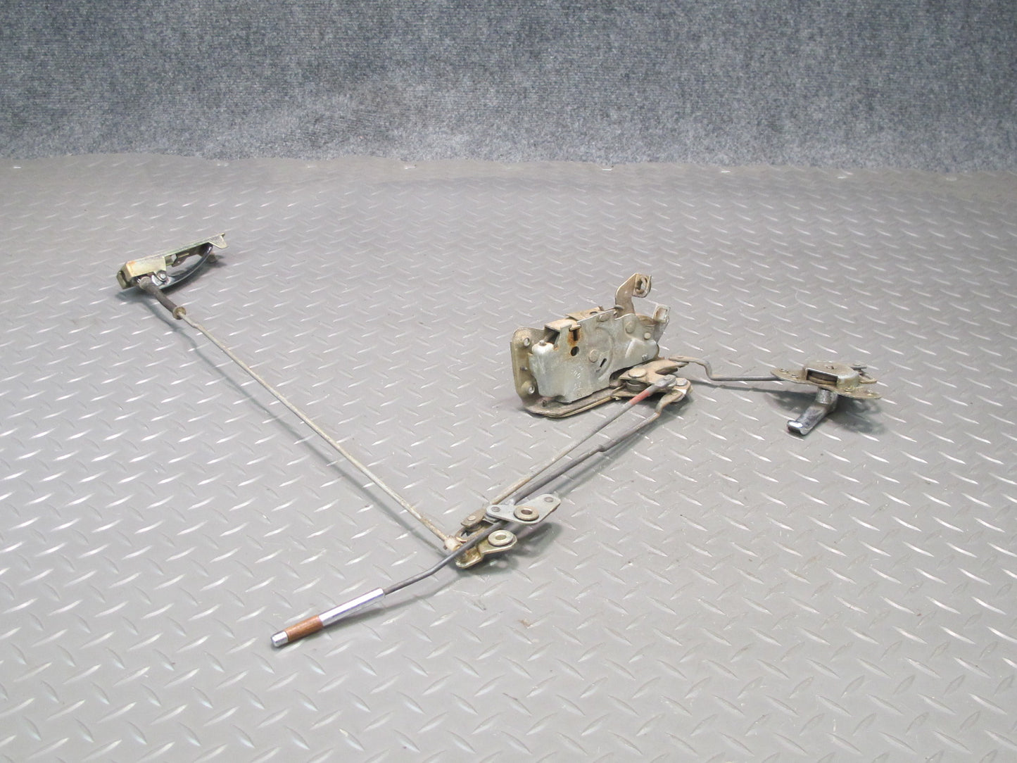 77-78 Datsun S30 280Z 2+2 Right Door Lock Latch Actuator w Handle OEM