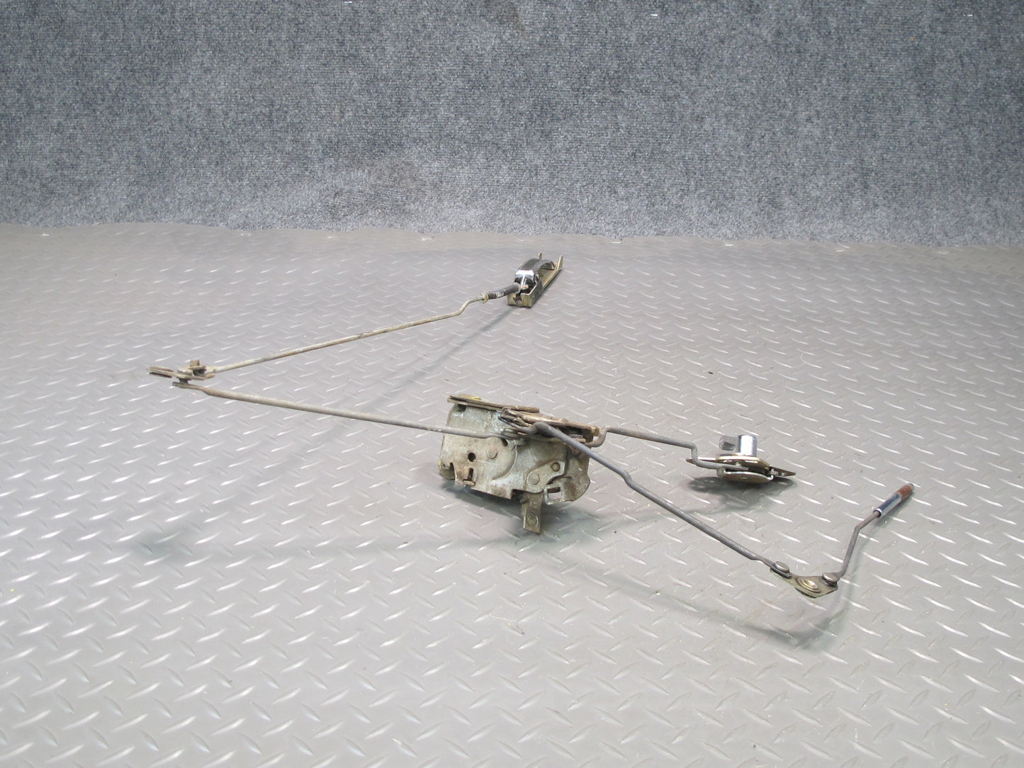 77-78 Datsun S30 280Z 2+2 Left Door Lock Latch Actuator Handle Set OEM