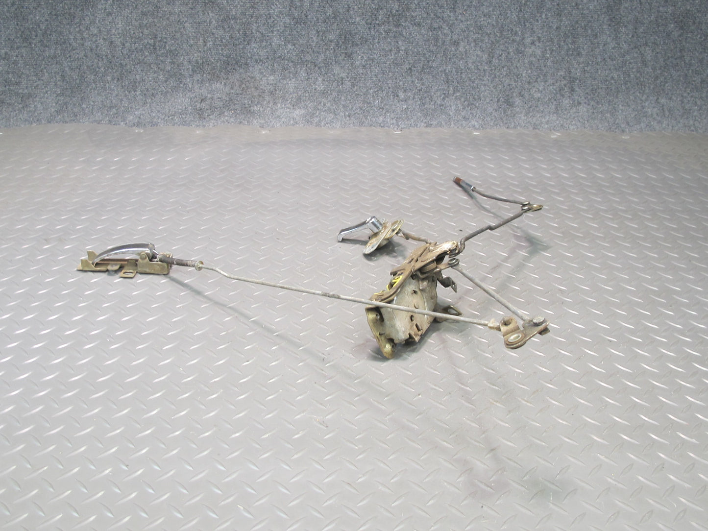 77-78 Datsun S30 280Z 2+2 Left Door Lock Latch Actuator Handle Set OEM