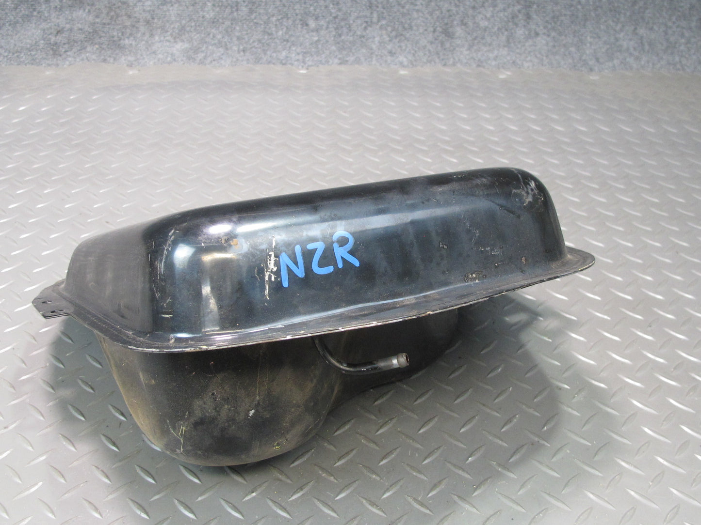 75-78 Datsun S30 280Z Fuel Evap Vapor Expansion Reservoir Tank OEM