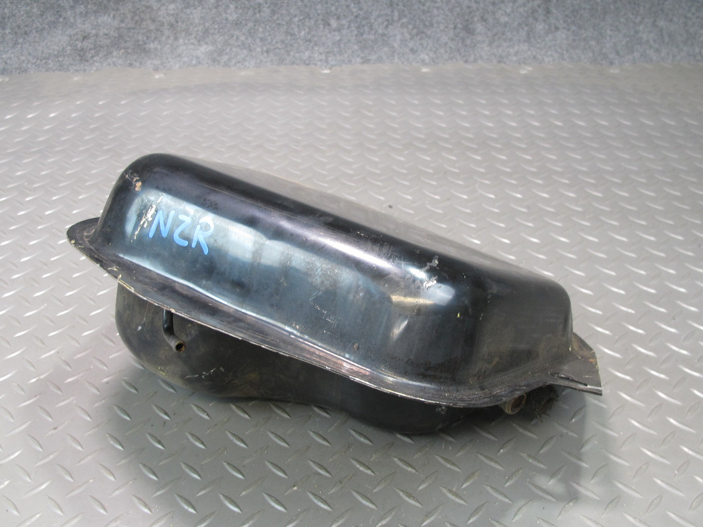 75-78 Datsun S30 280Z Fuel Evap Vapor Expansion Reservoir Tank OEM
