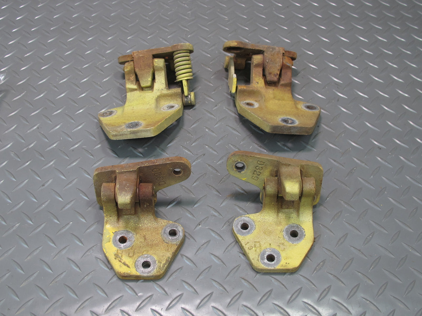 77-78 Datsun S30 280Z Set of 4 Left & Right Upper & Lower Door Hinge OEM