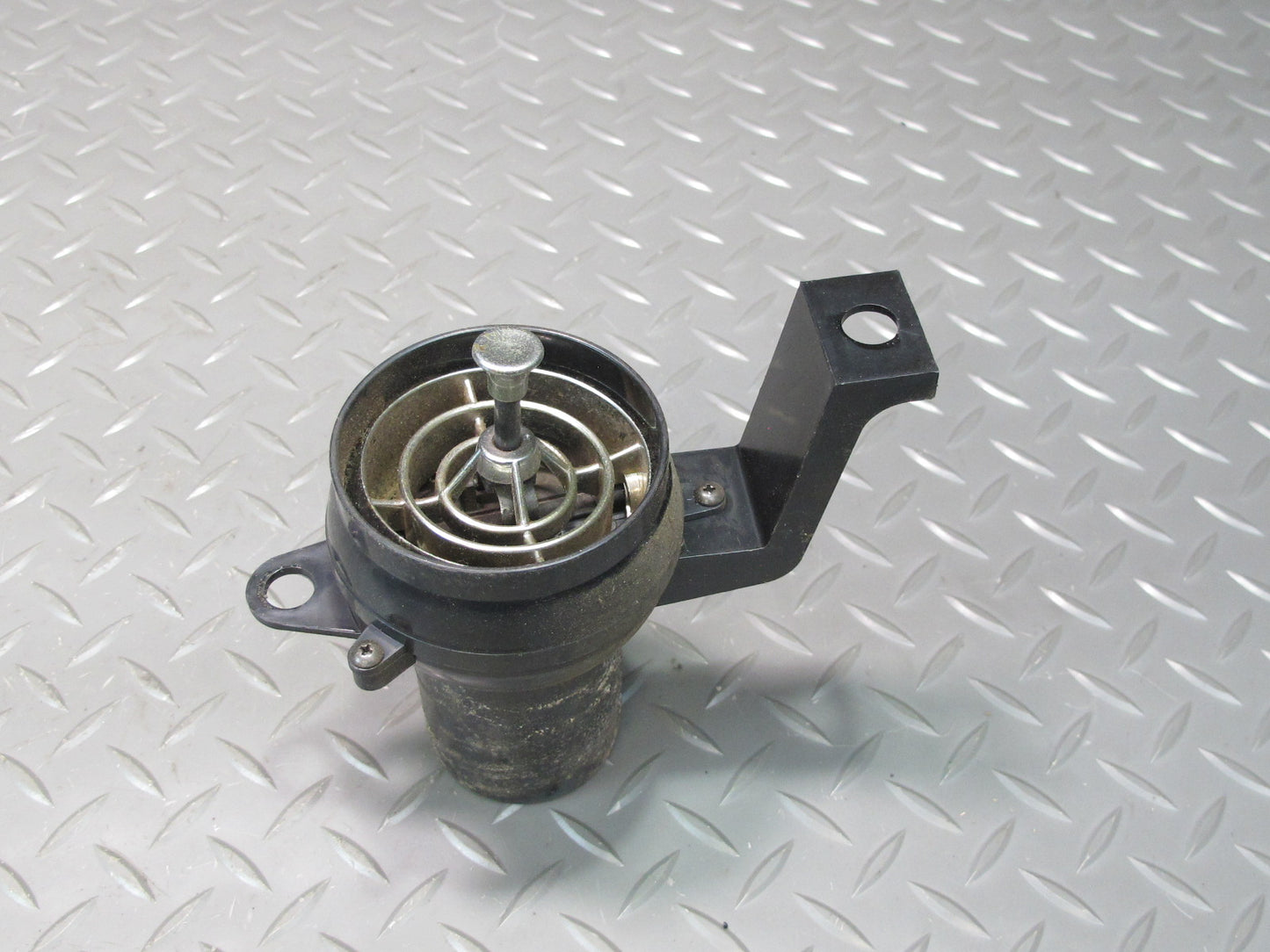 75-78 Datsun S30 280Z Set of 2 Dash Front Left & Right Air Vent Grillle OEM