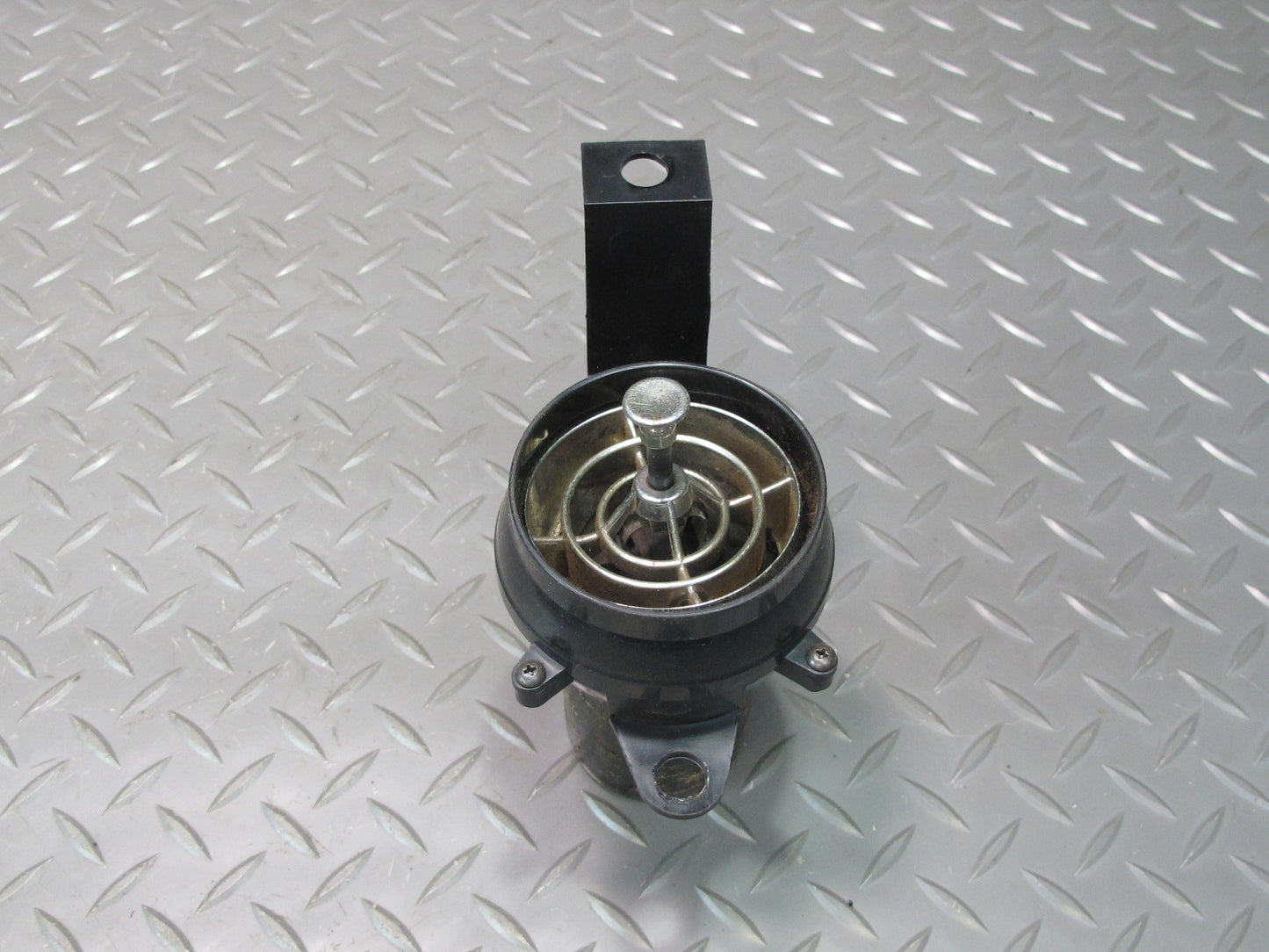 75-78 Datsun S30 280Z Set of 2 Dash Front Left & Right Air Vent Grillle OEM