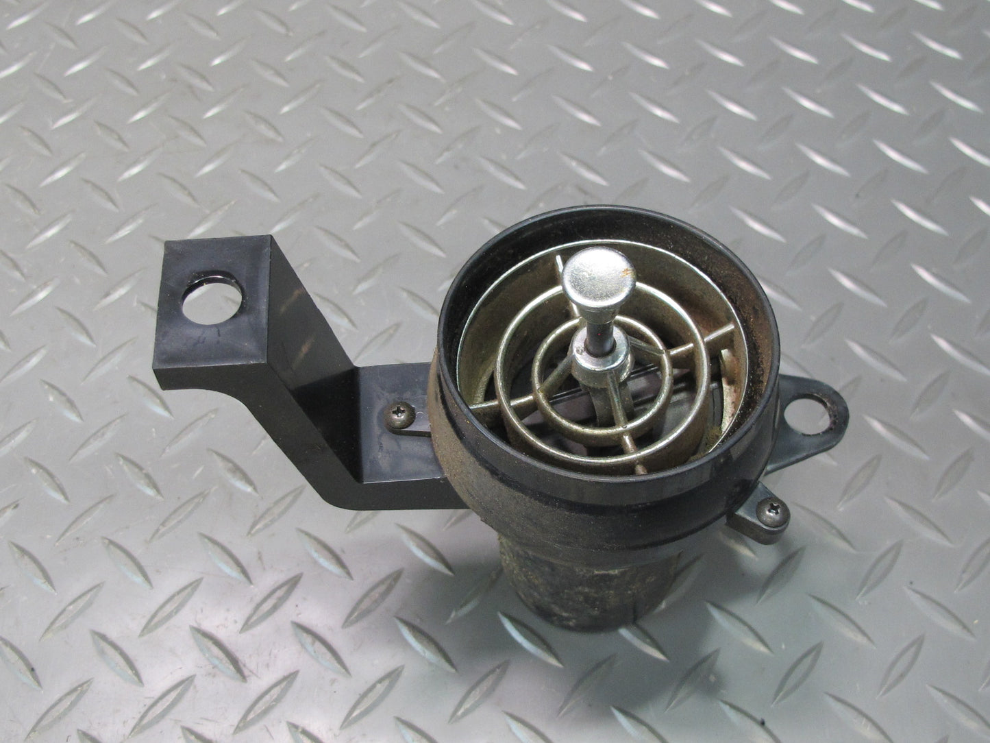 75-78 Datsun S30 280Z Set of 2 Dash Front Left & Right Air Vent Grillle OEM