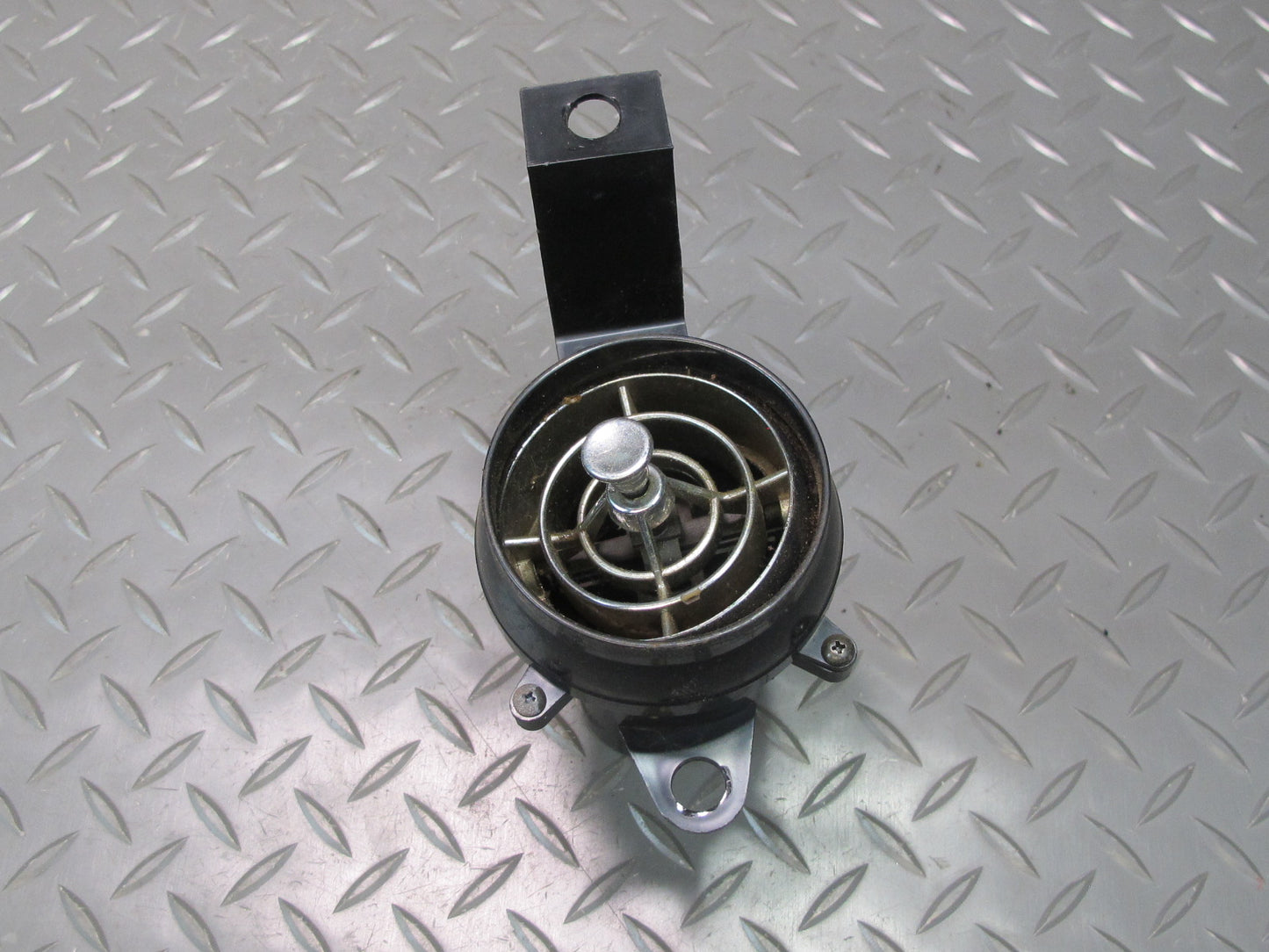 75-78 Datsun S30 280Z Set of 2 Dash Front Left & Right Air Vent Grillle OEM