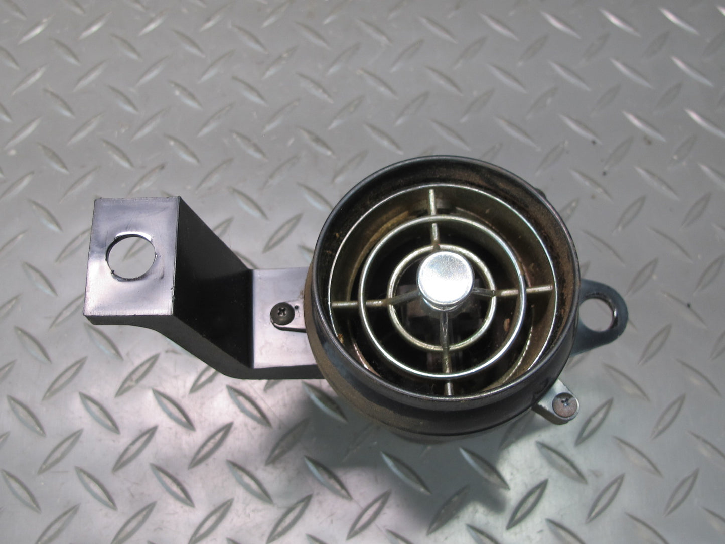 75-78 Datsun S30 280Z Set of 2 Dash Front Left & Right Air Vent Grillle OEM