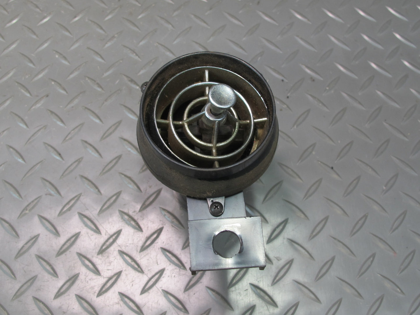 75-78 Datsun S30 280Z Set of 2 Dash Front Left & Right Air Vent Grillle OEM