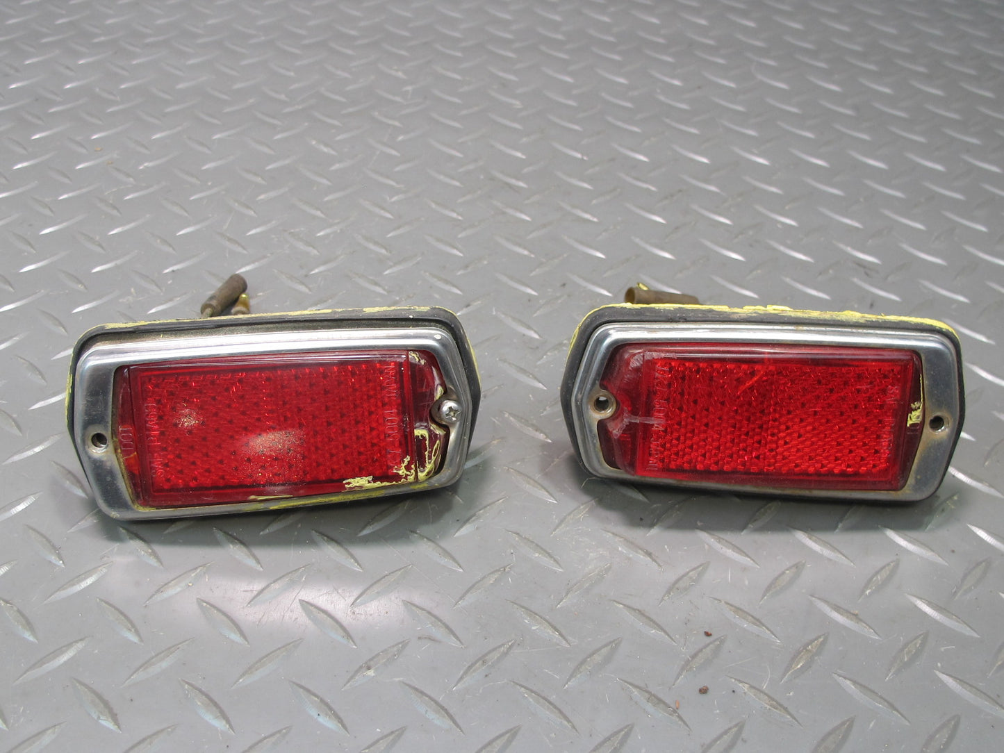 75-78 Datsun S30 280Z Set of 2 Rear Left & Right Side Marker Light Lamp OEM