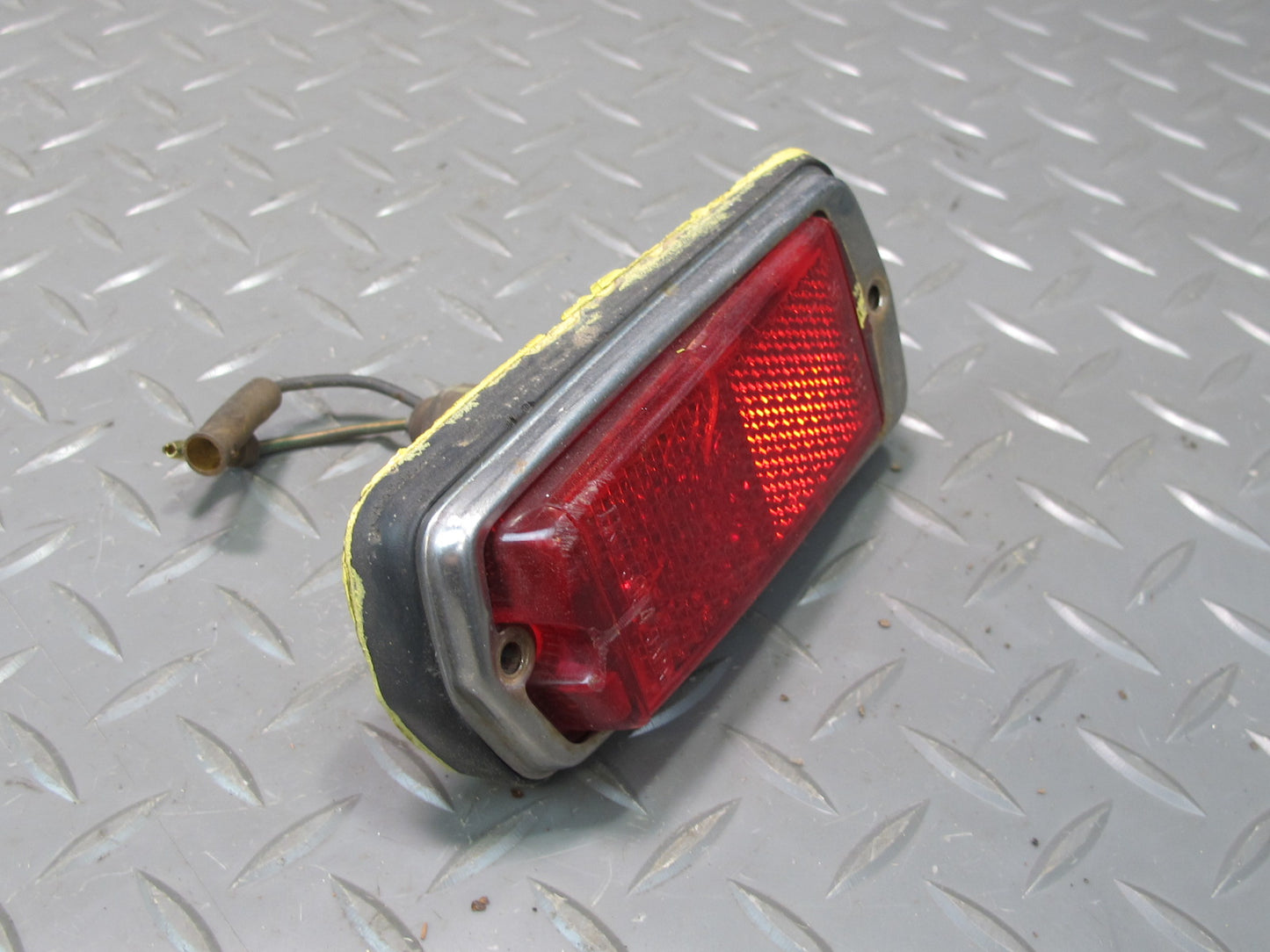 75-78 Datsun S30 280Z Set of 2 Rear Left & Right Side Marker Light Lamp OEM