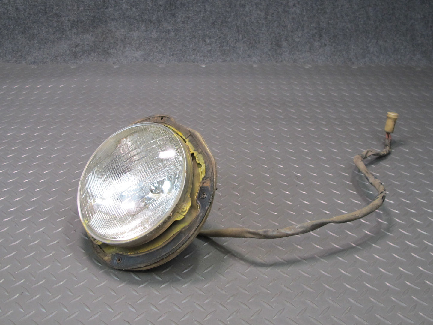 77-78 Datsun S30 280Z Front Right Halogen Headlight Lamp OEM