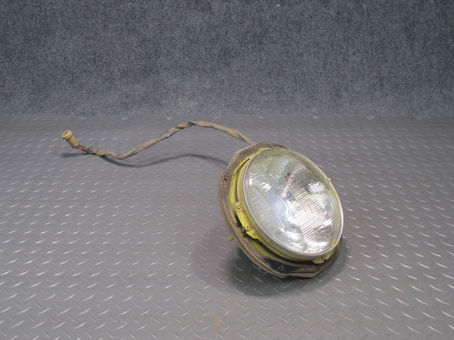 77-78 Datsun S30 280Z Front Right Halogen Headlight Lamp OEM