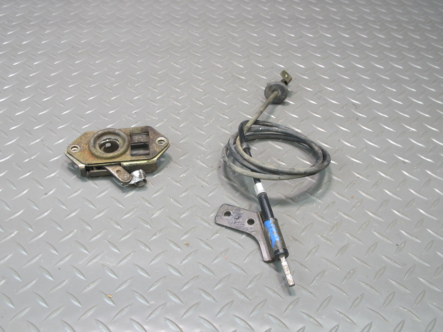 75-78 Datsun S30 280Z Front Hood Lock Latch Open Release Cable Set OEM