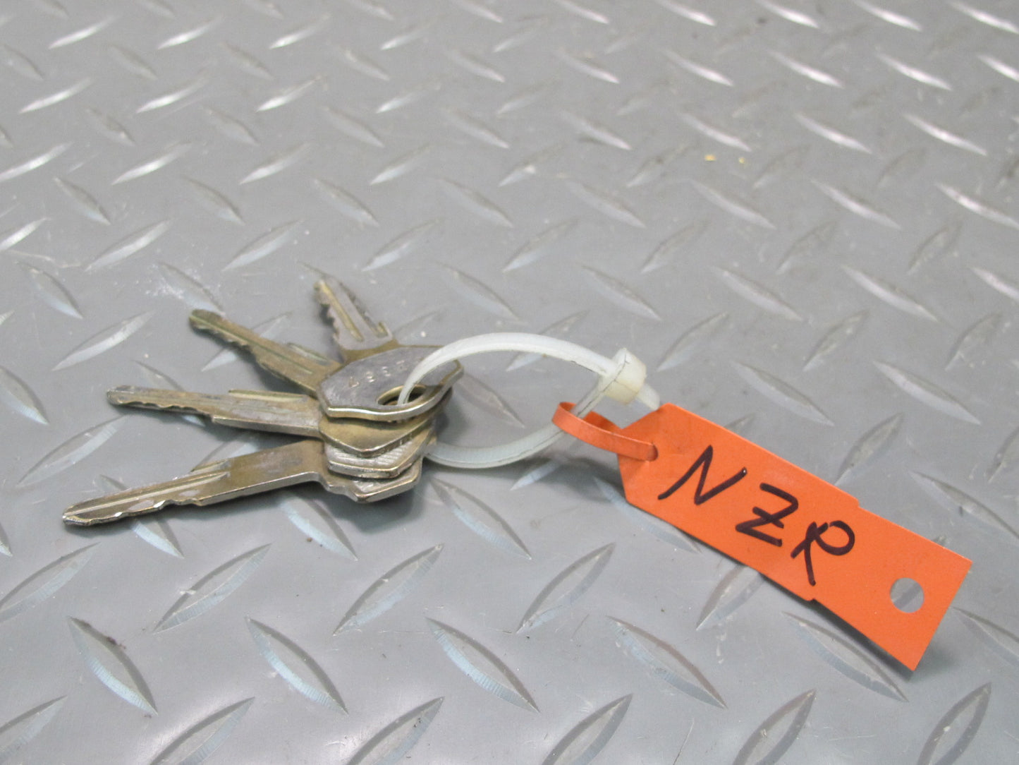 77-78 Datsun S30 280Z 2+2 Ignition Switch Lock Cylinder KEY Set OEM