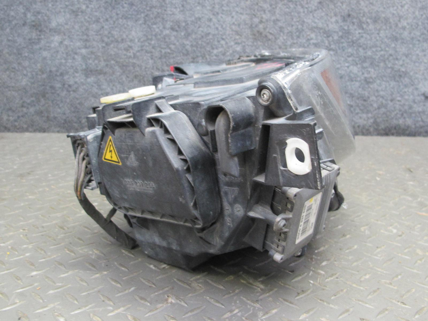 2006-2007 BMW E63 E64 M6 Front Right Adaptive Xenon Headlight Lamp w Ballast