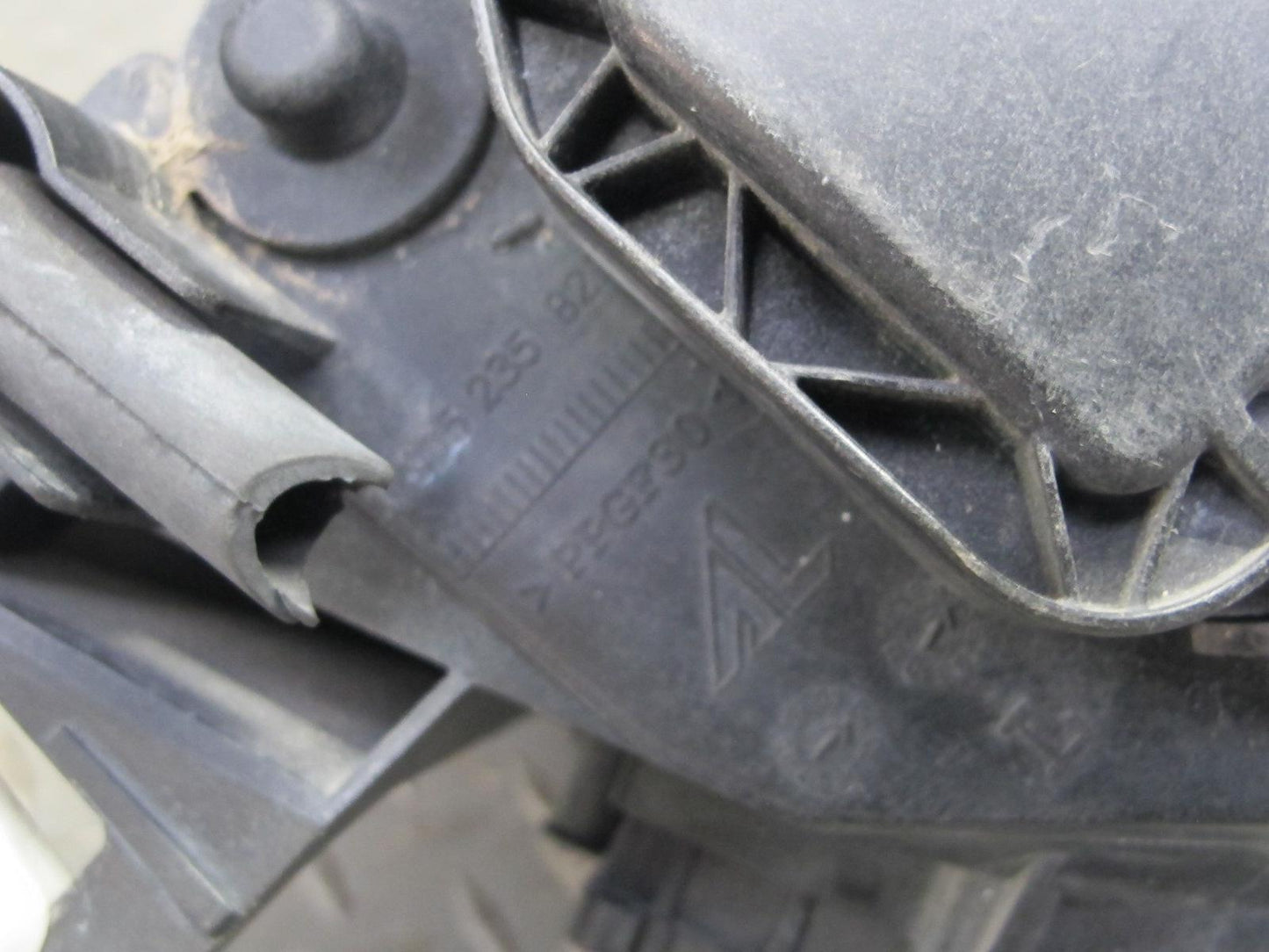 2006-2007 BMW E63 E64 M6 Front Left Adaptive Xenon Headlight Lamp w Ballast