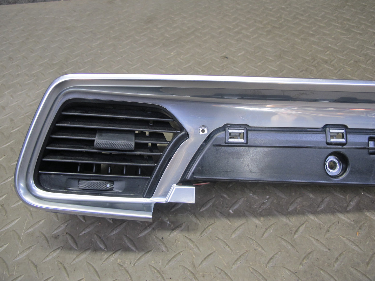 17-21 Porsche Panamera 971 Dash Front Right A/C Air Vent Grille w Trim