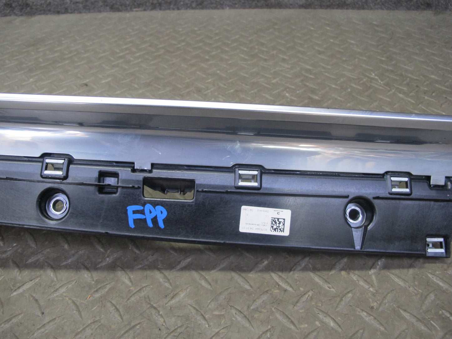 17-21 Porsche Panamera 971 Dash Front Right A/C Air Vent Grille w Trim