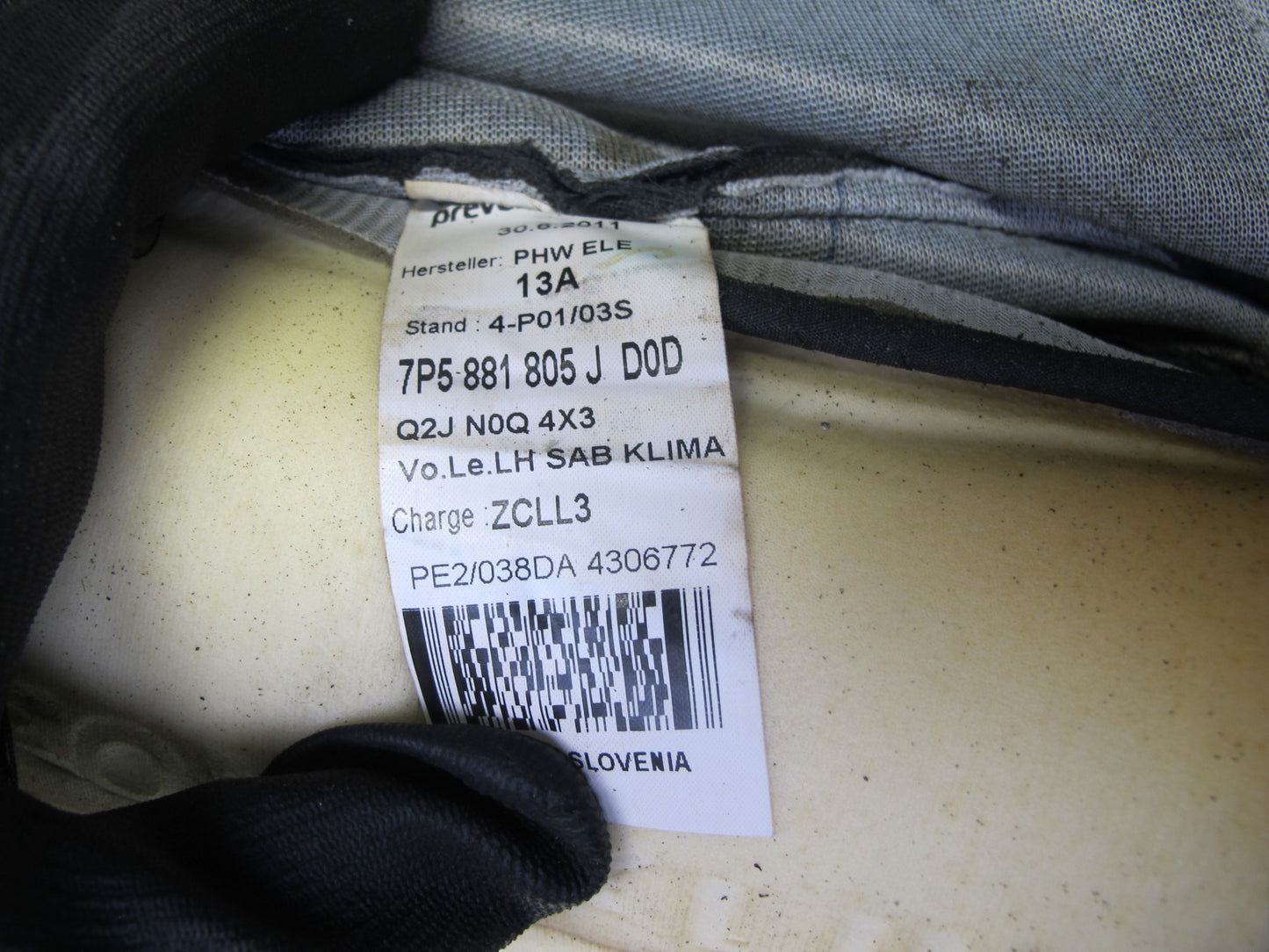 2011-2018 Porsche Cayenne 958 Front Seat Left Side Upper Leather Cushion Black