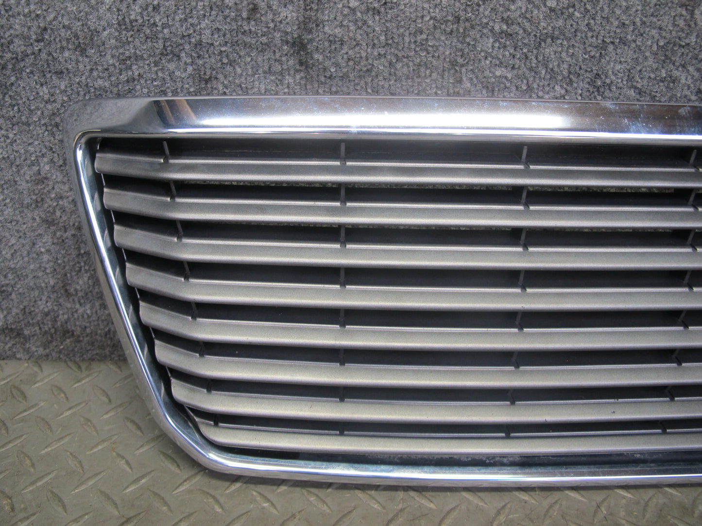 98-00 Lexus UCF20L LS400 Front Upper Hood Chrome Grille w Emblem OEM