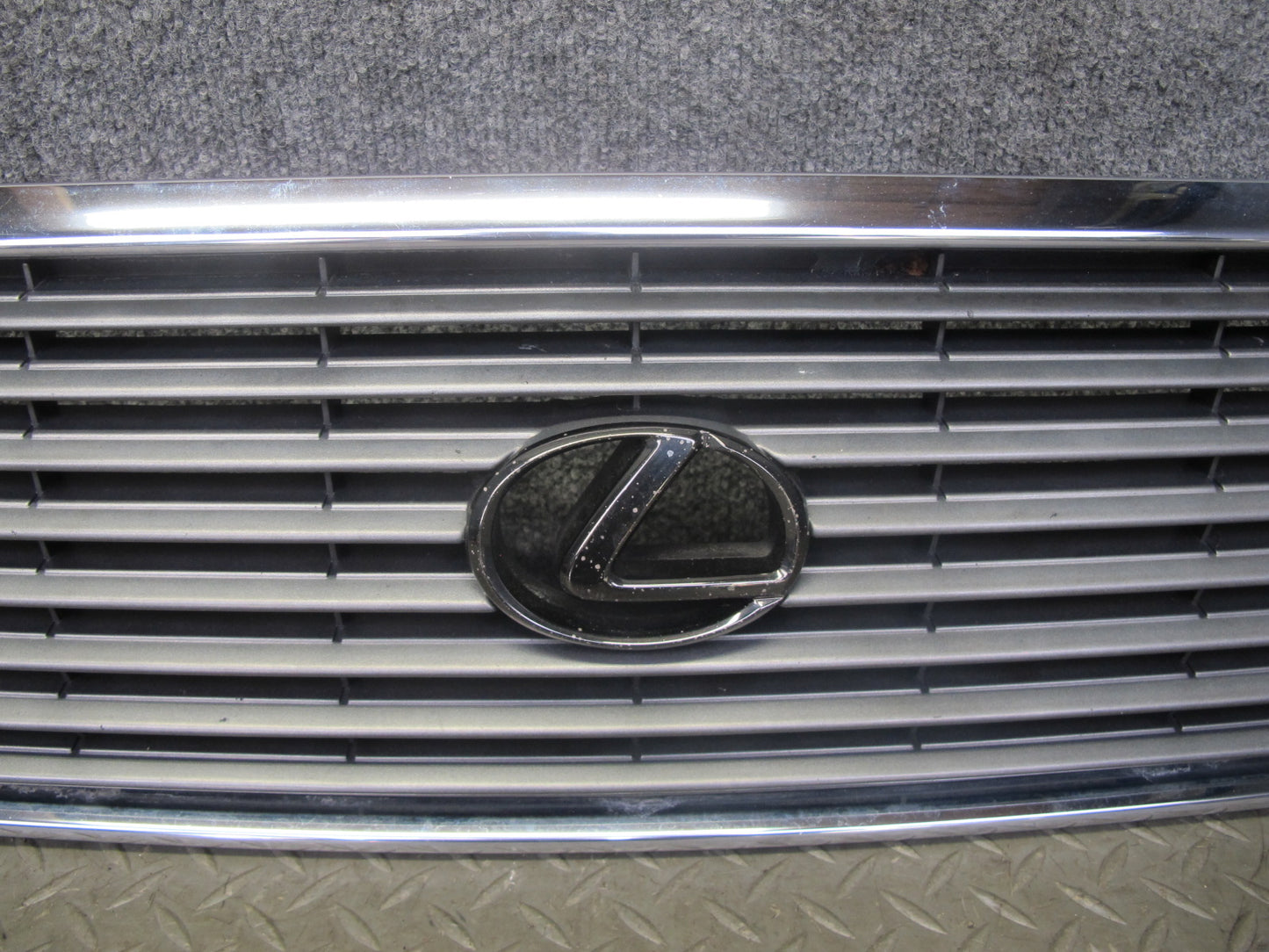 98-00 Lexus UCF20L LS400 Front Upper Hood Chrome Grille w Emblem OEM